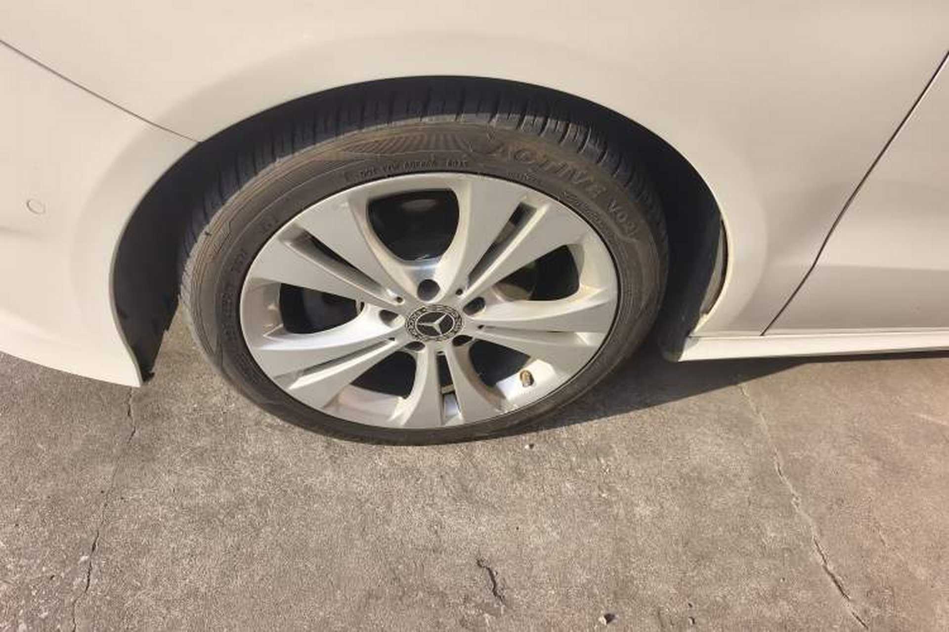 Used Mercedes-Benz B-Class 2017 B 200 Sport Edition Left Front Wheel Hub