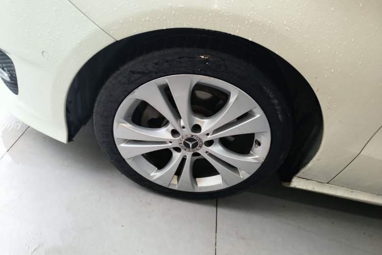 Used Mercedes-Benz B-Class 2017 B 200 Sport Edition Left Front Wheel Hub