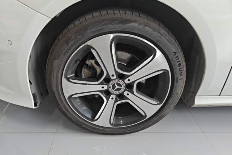Used Mercedes-Benz B-Class 2017 B 200 Fashion Model Left Front Wheel Hub