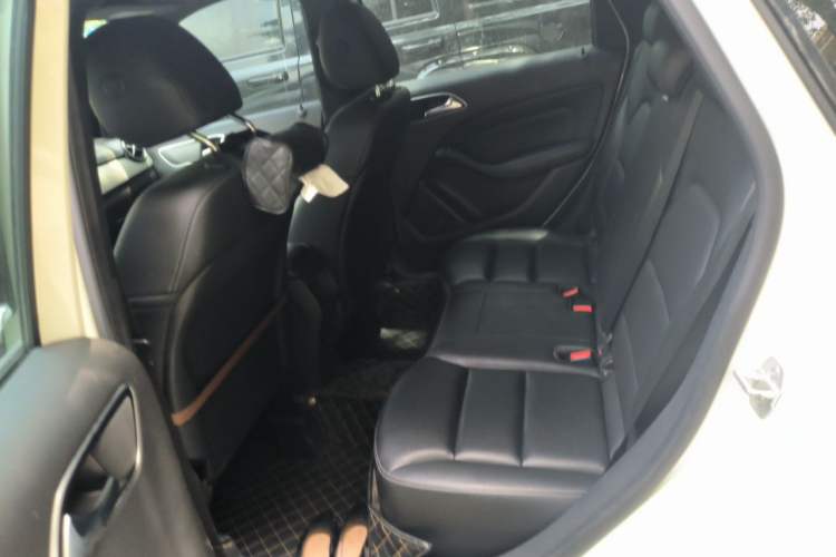 Used Mercedes-Benz B-Class 2017 B 200 Sport Edition Left Rear Seat