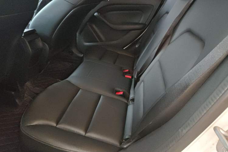 Used Mercedes-Benz B-Class 2017 B 200 Sport Edition Left Rear Seat