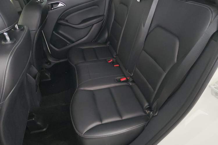 Used Mercedes-Benz B-Class 2017 B 200 Sport Edition Left Rear Seat
