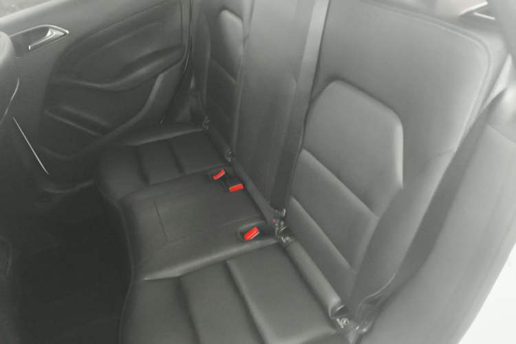 Used Mercedes-Benz B-Class 2017 B 200 Fashion Model Left Rear Seat