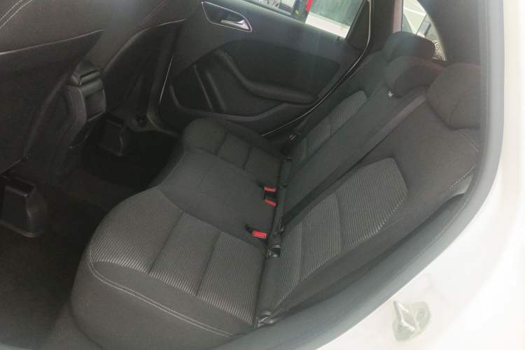 Used Mercedes-Benz B-Class 2017 B 180 Left Rear Seat