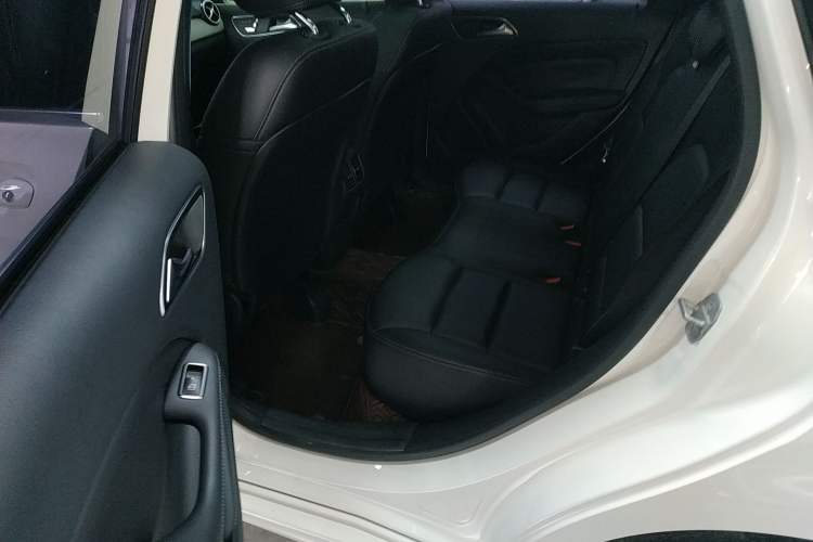 Used Mercedes-Benz B-Class 2017 B 200 Fashion Model Left Rear Seat