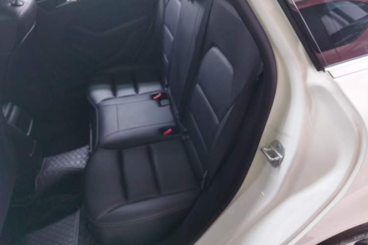 Used Mercedes-Benz B-Class 2017 B 200 Sport Edition Left Rear Seat