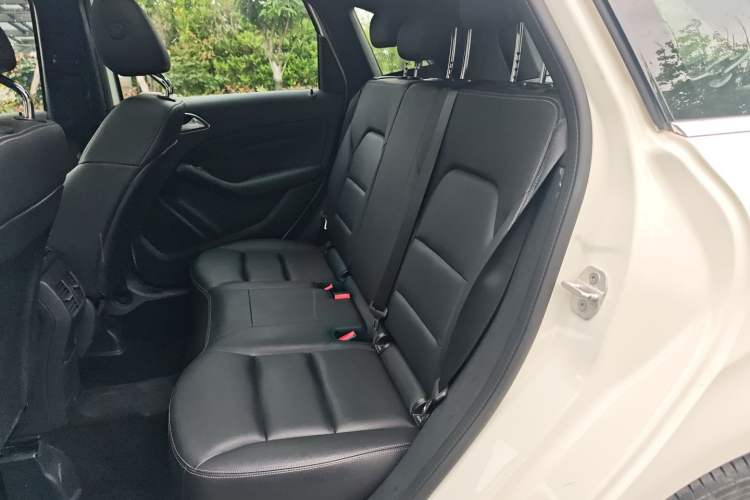 Used Mercedes-Benz B-Class 2017 B 200 Fashion Model Left Rear Seat