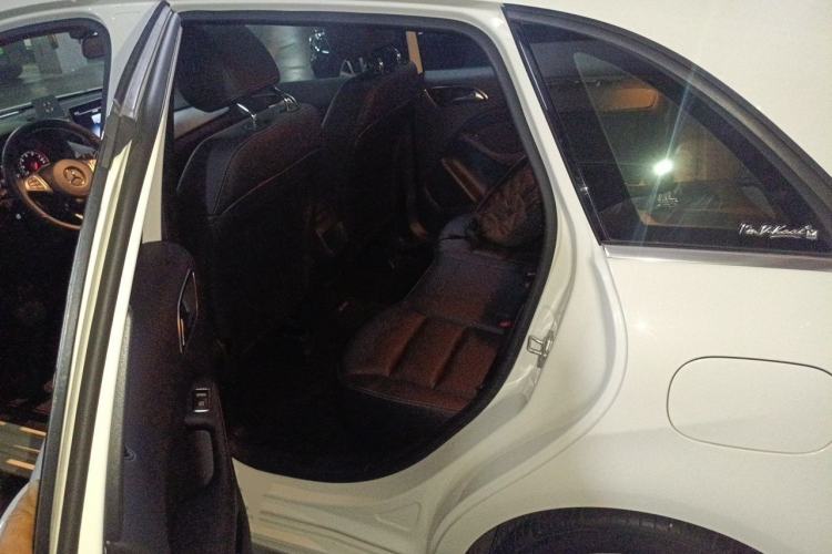 Used Mercedes-Benz B-Class 2017 B 200 Sport Edition Left Rear Seat
