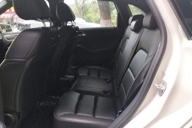 Used Mercedes-Benz B-Class 2017 B 200 Sport Edition Left Rear Seat