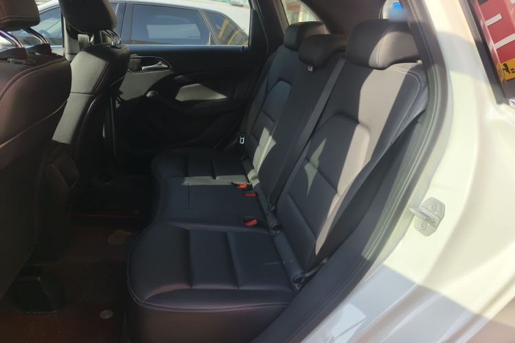 Used Mercedes-Benz B-Class 2017 B 200 Sport Edition Left Rear Seat
