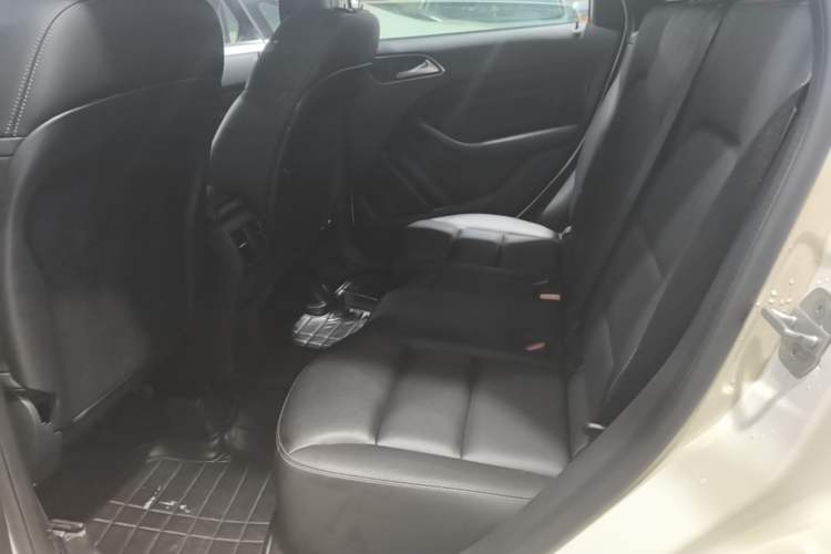 Used Mercedes-Benz B-Class 2017 B 200 Fashion Model Left Rear Seat