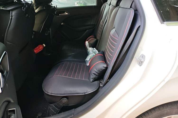 Used Mercedes-Benz B-Class 2017 B 200 Sport Edition Left Rear Seat
