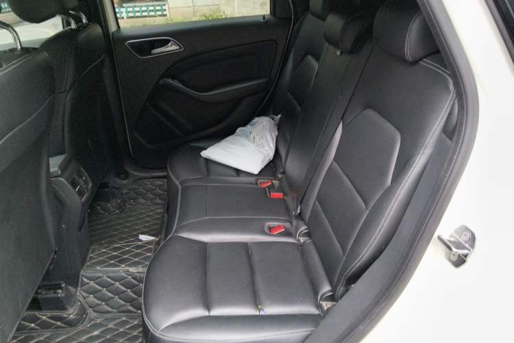 Used Mercedes-Benz B-Class 2017 B 200 Fashion Model Left Rear Seat