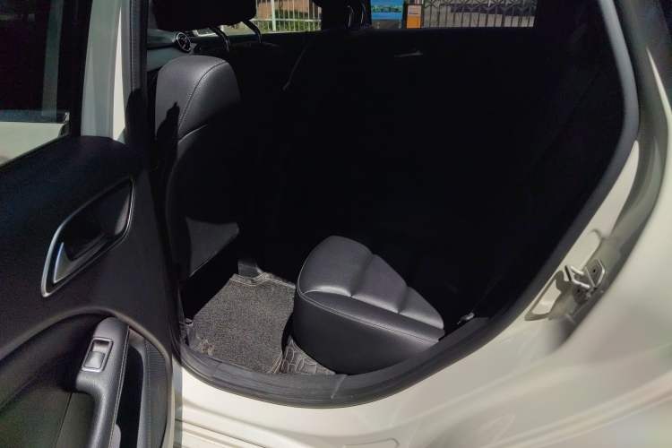 Used Mercedes-Benz B-Class 2017 B 200 Sport Edition Left Rear Seat