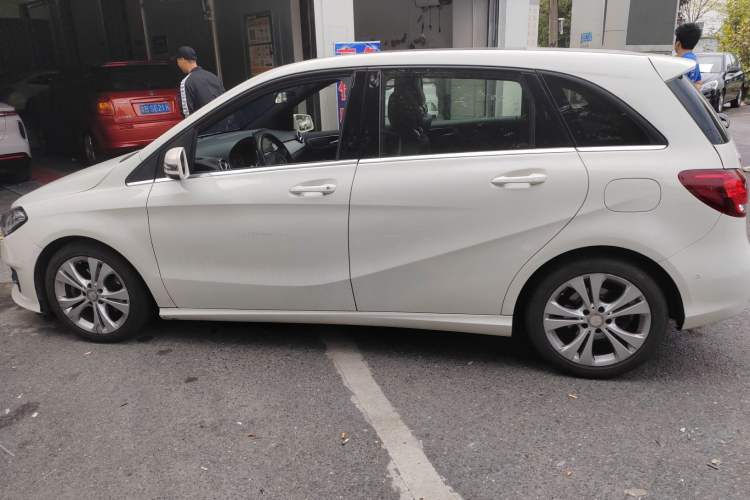 Used Mercedes-Benz B-Class 2017 B 200 Sport Edition Left Side