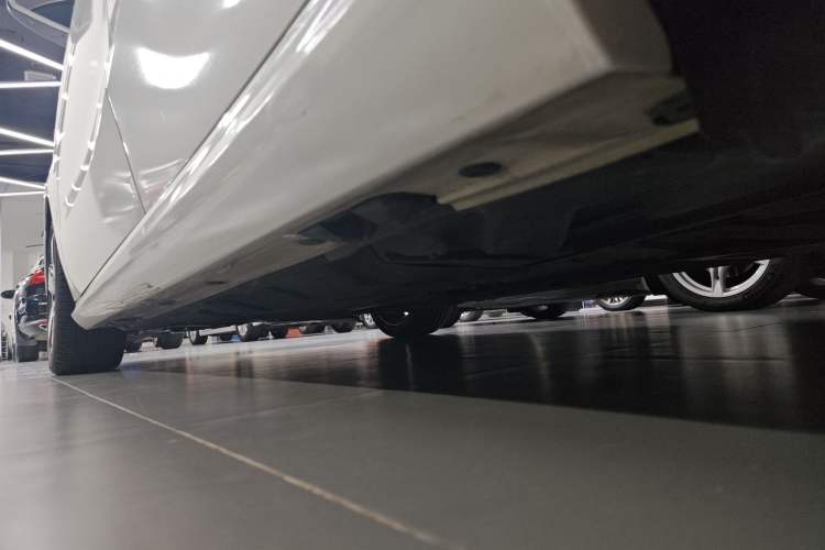 Used Mercedes-Benz B-Class 2017 B 200 Fashion Model Left Side Sill