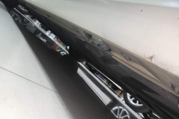 Used Mercedes-Benz B-Class 2017 B 200 Fashion Model Left Side Sill