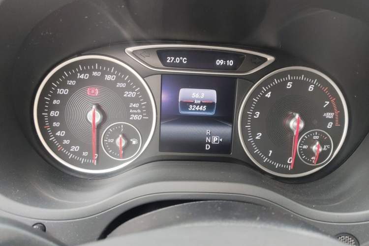 Used Mercedes-Benz B-Class 2017 B 200 Fashion Model Odometer Close Up