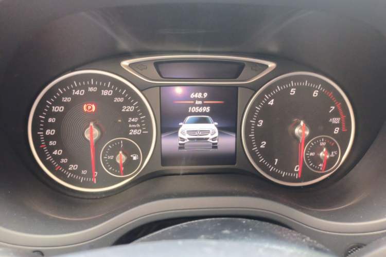 Used Mercedes-Benz B-Class 2017 B 200 Sport Edition Odometer Close Up