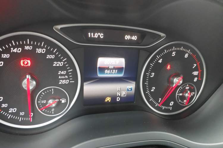 Used Mercedes-Benz B-Class 2017 B 200 Fashion Model Odometer Close Up