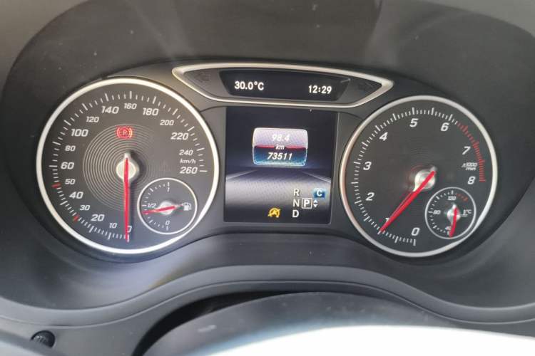 Used Mercedes-Benz B-Class 2017 B 200 Fashion Model Odometer Close Up