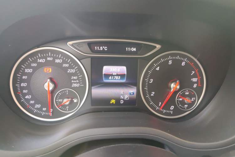 Used Mercedes-Benz B-Class 2017 B 200 Luxury Model Odometer Close Up