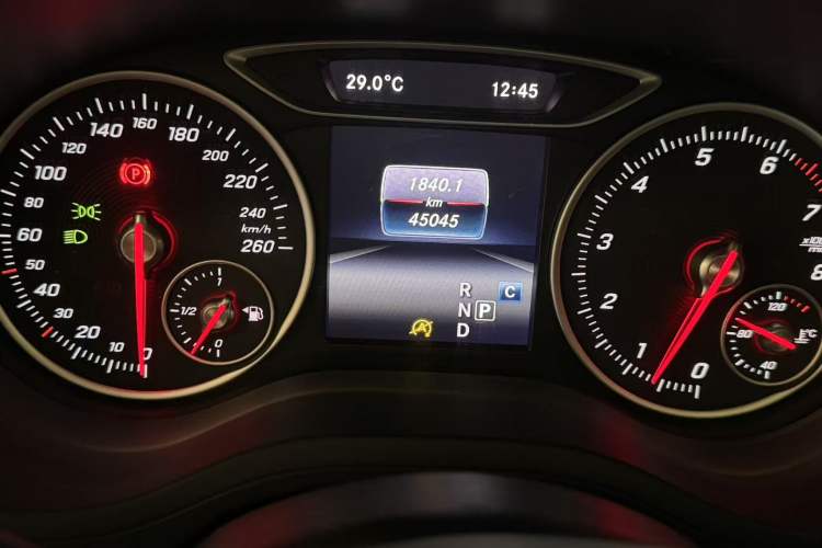 Used Mercedes-Benz B-Class 2017 B 200 Fashion Model Odometer Close Up