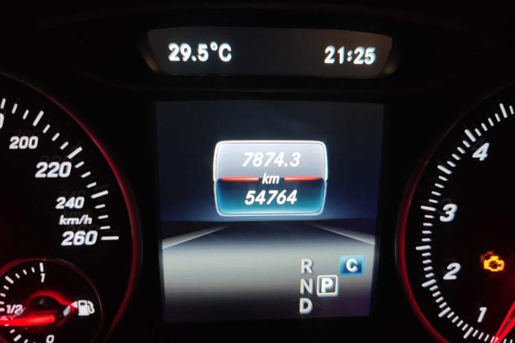 Used Mercedes-Benz B-Class 2017 B 200 Sport Edition Odometer Close Up