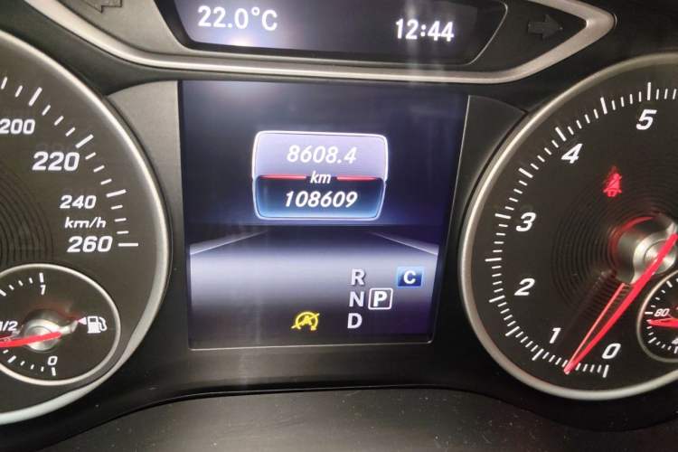 Used Mercedes-Benz B-Class 2017 B 200 Sport Edition Odometer Close Up