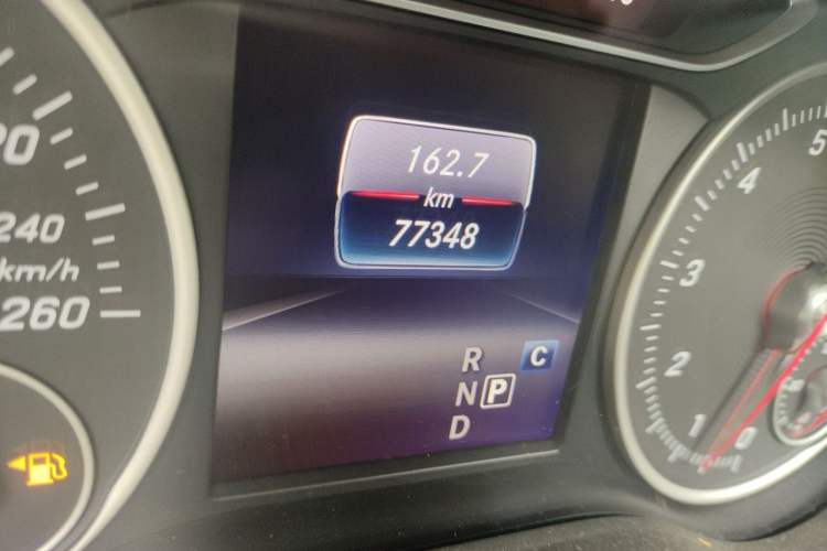 Used Mercedes-Benz B-Class 2017 B 200 Fashion Model Odometer Close Up