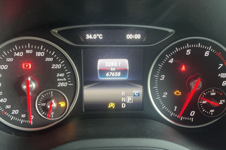 Used Mercedes-Benz B-Class 2017 B 200 Sport Edition Odometer Close Up