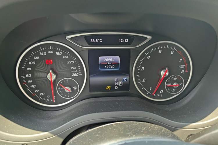 Used Mercedes-Benz B-Class 2017 B 200 Fashion Model Odometer Close Up
