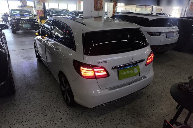 Used Mercedes-Benz B-Class 2017 B 200 Fashion Model Rear Left 45 Deg