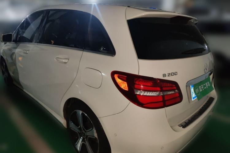 Used Mercedes-Benz B-Class 2017 B 200 Fashion Model Rear Left 45 Deg
