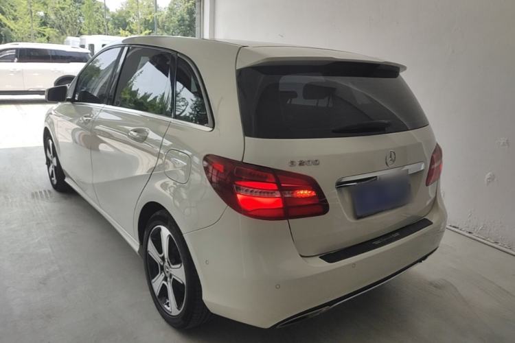Used Mercedes-Benz B-Class 2017 B 200 Fashion Model Rear Left 45 Deg