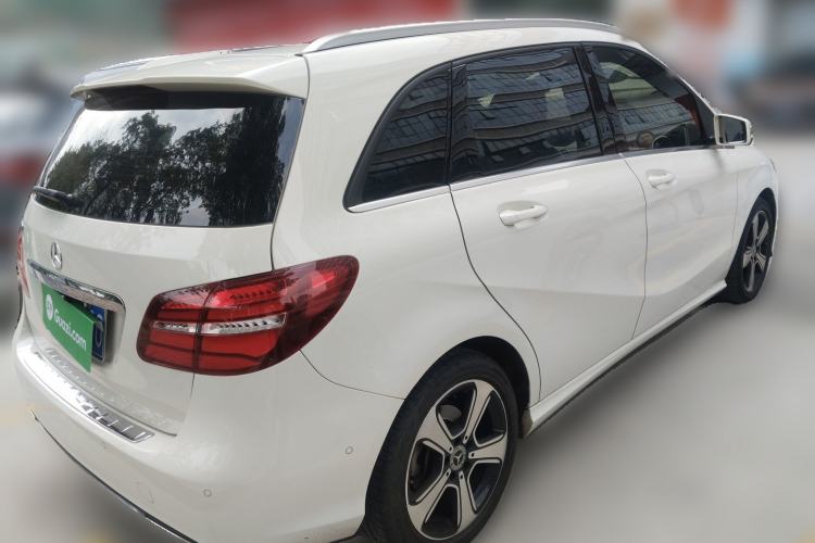 Used Mercedes-Benz B-Class 2017 B 200 Fashion Model Rear Right 45 Deg