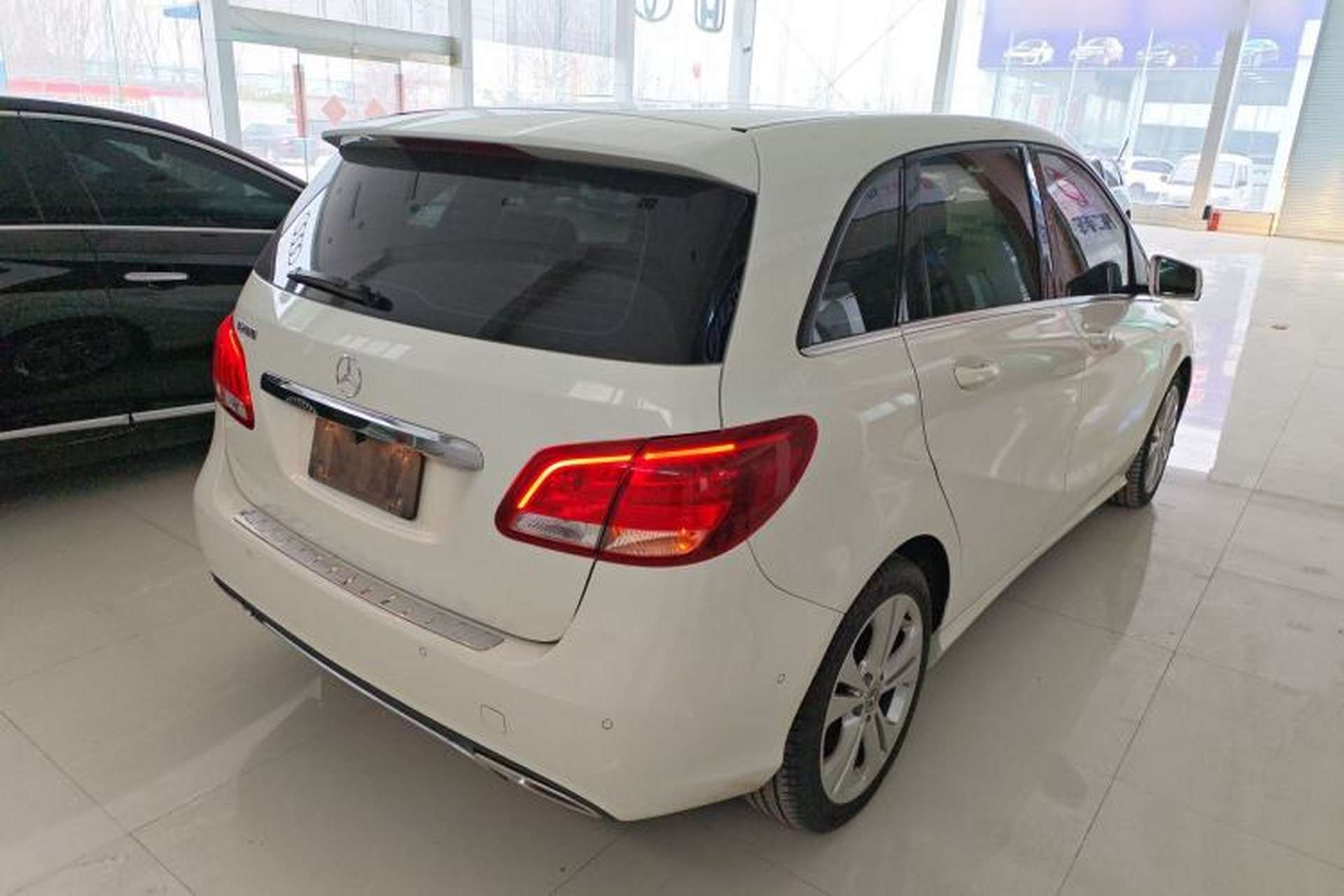 Used Mercedes-Benz B-Class 2017 B 200 Sport Edition Rear Right 45 Deg