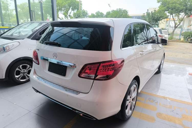 Used Mercedes-Benz B-Class 2017 B 200 Sport Edition Rear Right 45 Deg