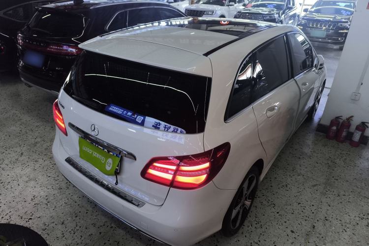 Used Mercedes-Benz B-Class 2017 B 200 Fashion Model Rear Right 45 Deg