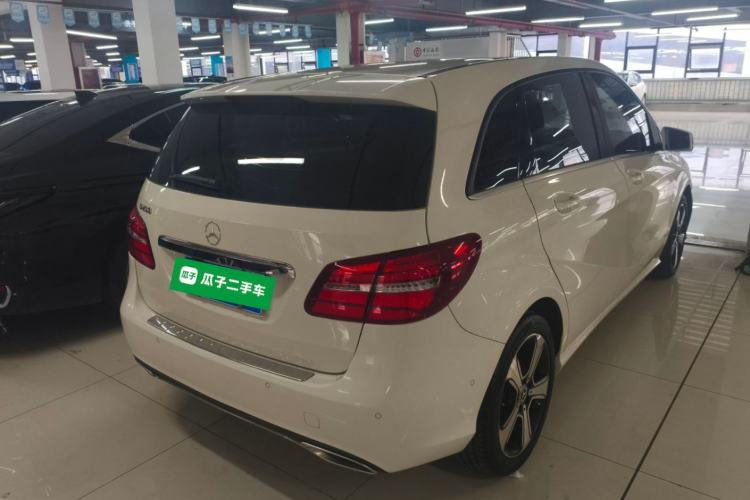 Used Mercedes-Benz B-Class 2017 B 200 Fashion Model Rear Right 45 Deg