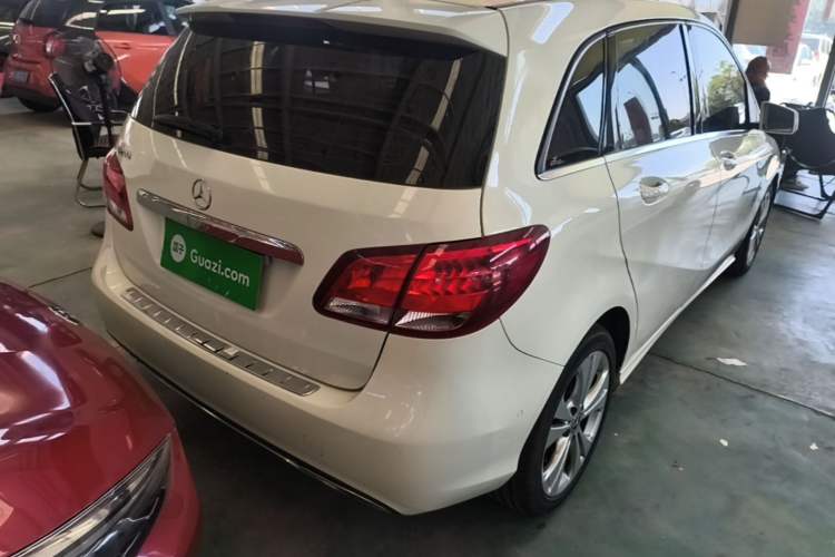 Used Mercedes-Benz B-Class 2017 B 200 Sport Edition Rear Right 45 Deg