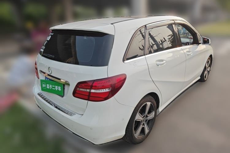 Used Mercedes-Benz B-Class 2017 B 200 Fashion Model Rear Right 45 Deg
