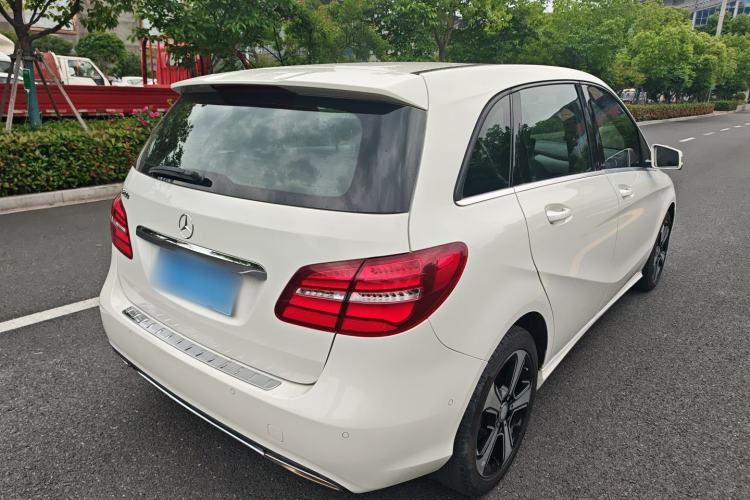 Used Mercedes-Benz B-Class 2017 B 200 Fashion Model Rear Right 45 Deg