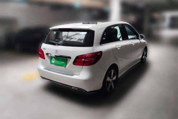 Used Mercedes-Benz B-Class 2017 B 200 Fashion Model Rear Right 45 Deg