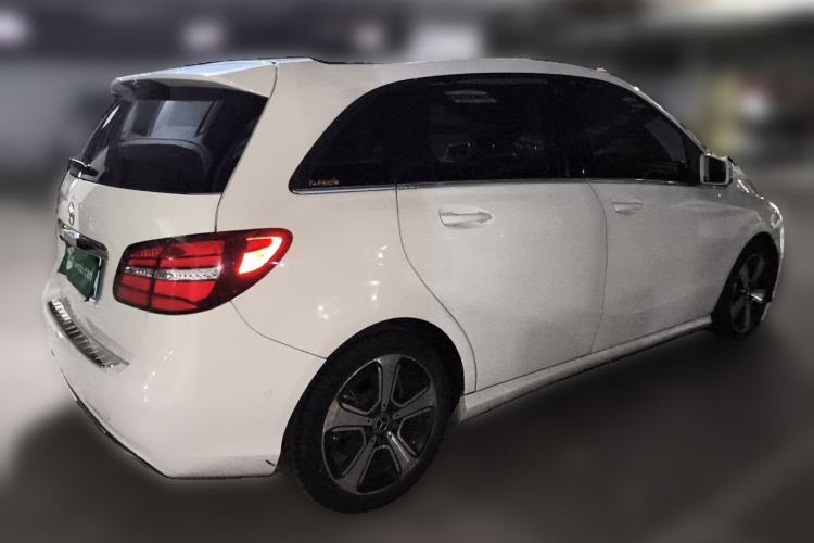 Used Mercedes-Benz B-Class 2017 B 200 Fashion Model Rear Right 45 Deg