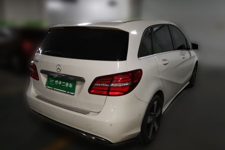 Used Mercedes-Benz B-Class 2017 B 200 Fashion Model Rear Right 45 Deg
