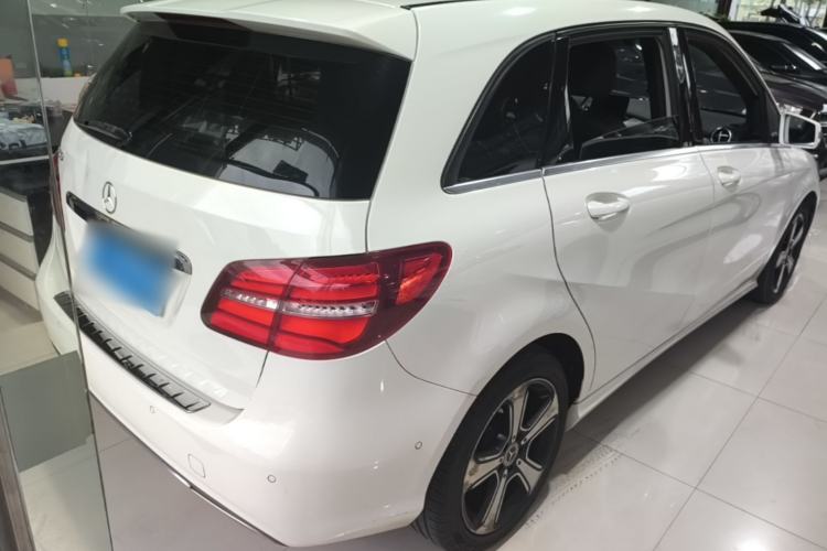 Used Mercedes-Benz B-Class 2017 B 200 Fashion Model Rear Right 45 Deg