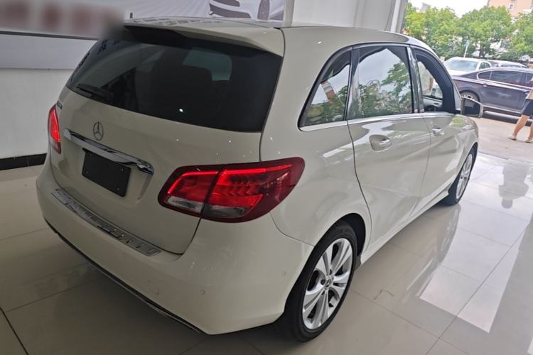Used Mercedes-Benz B-Class 2017 B 200 Sport Edition Rear Right 45 Deg