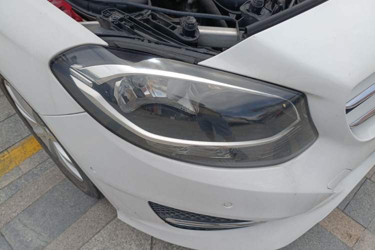 Used Mercedes-Benz B-Class 2017 B 180 Right Front Headlight