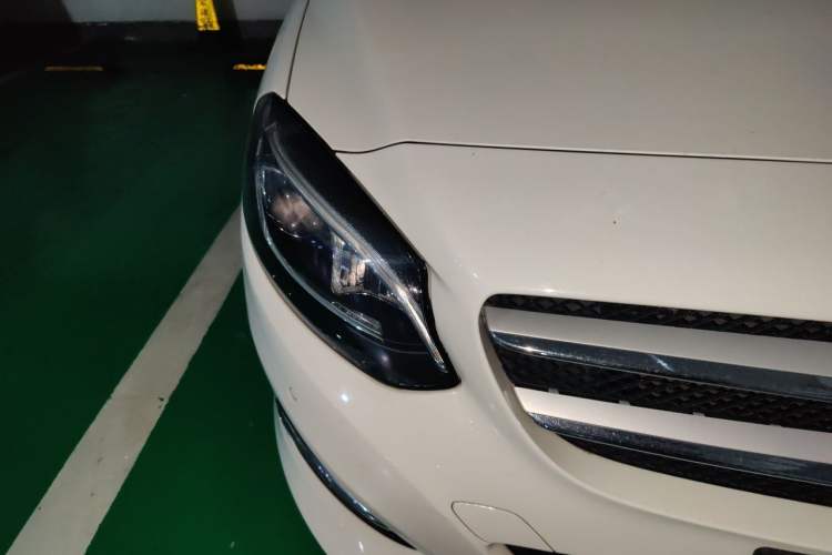 Used Mercedes-Benz B-Class 2017 B 200 Fashion Model Right Front Headlight